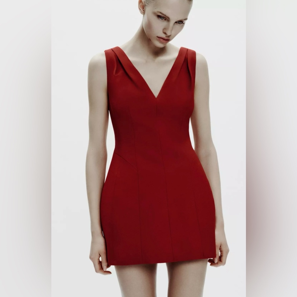 Elegant Red Sleeveless Dress